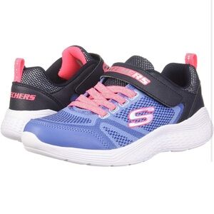 Brand new Skechers snap prints
